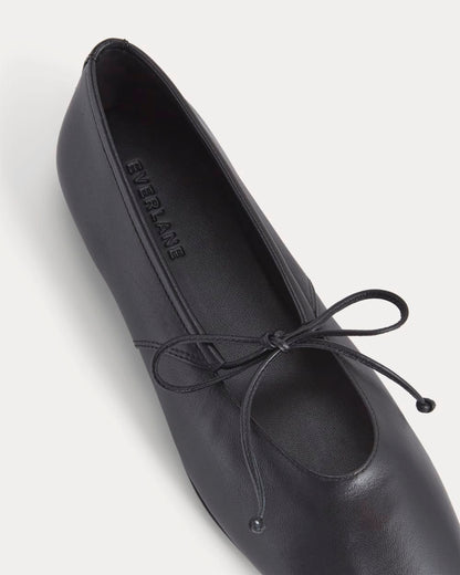 Leather Keyhole Flat | Black