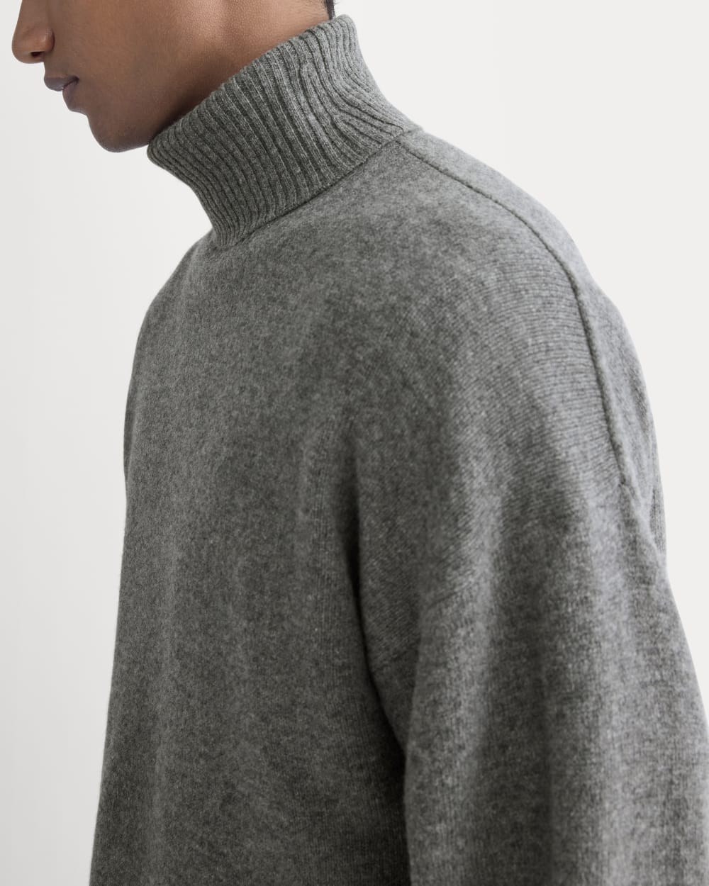 Luxe Merino Relaxed Turtleneck | Heathered Charcoal
